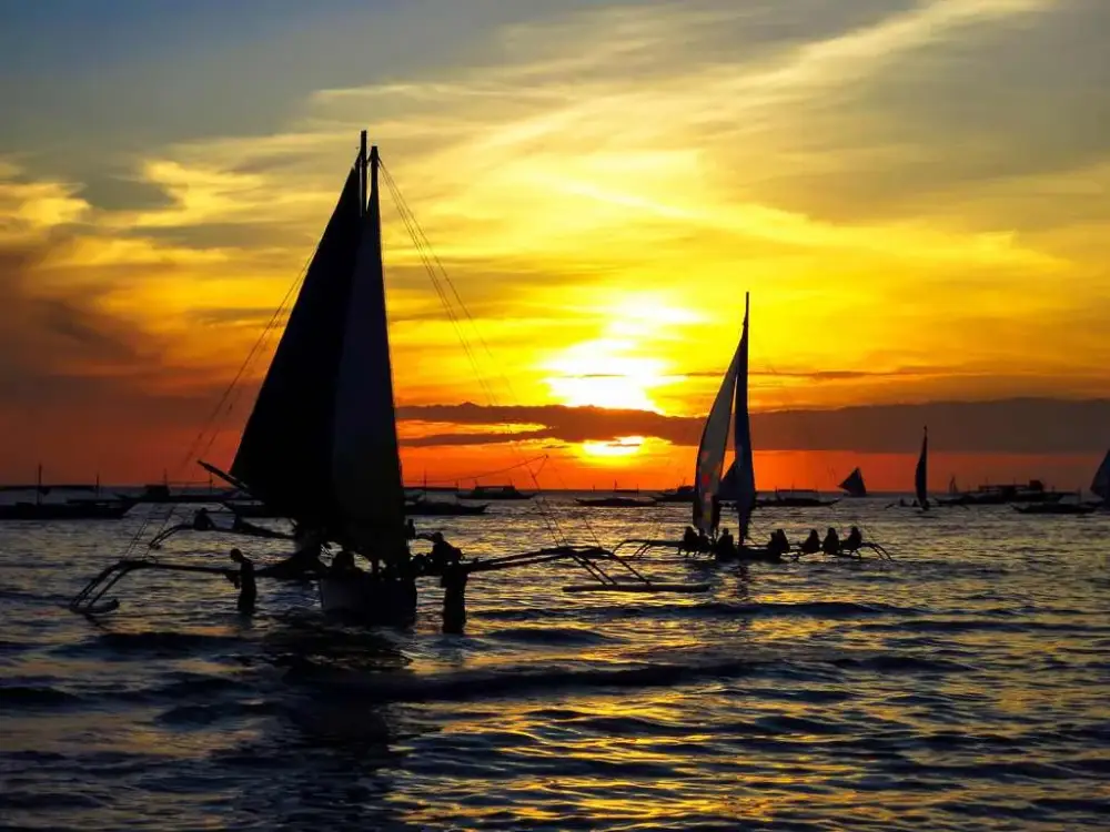 SUNSET PARAW SAILING